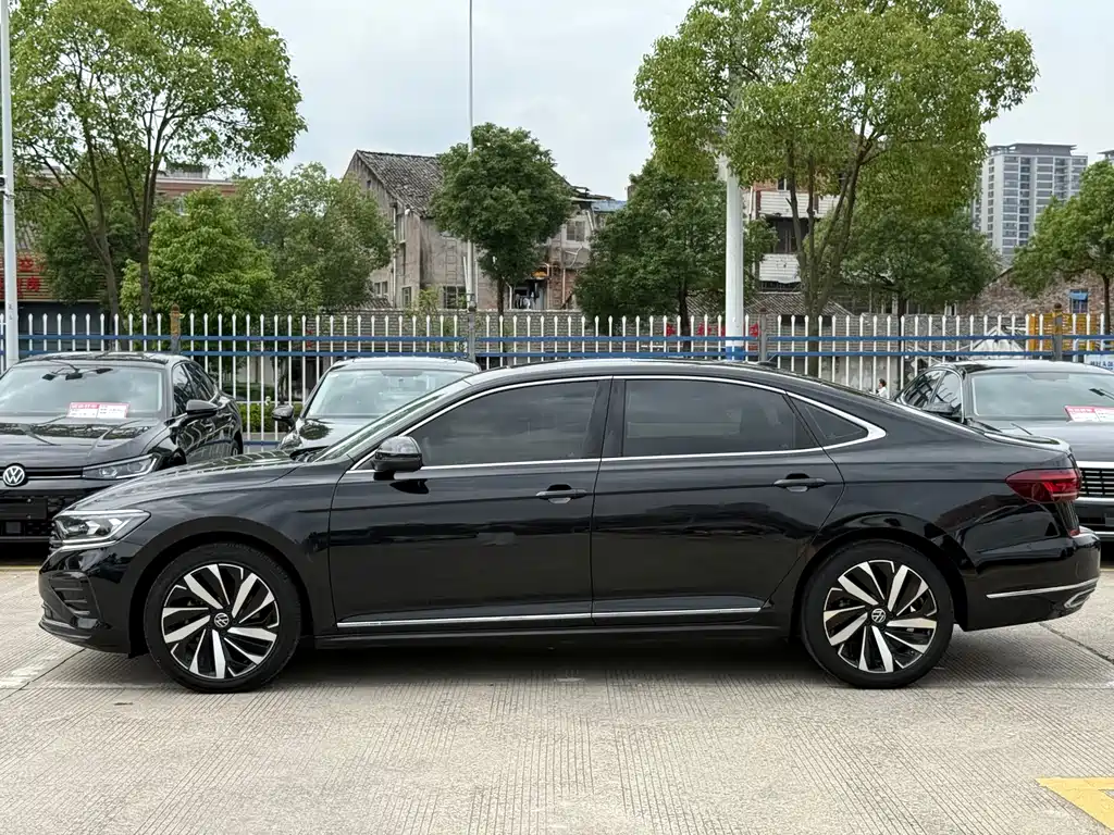 Volkswagen Passat 2022 — фото 4