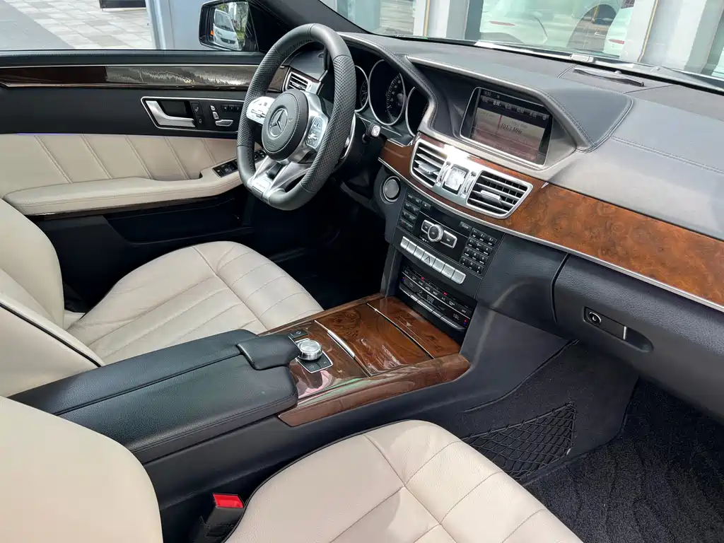 Mercedes-Benz E-Class 2014 — фото 21