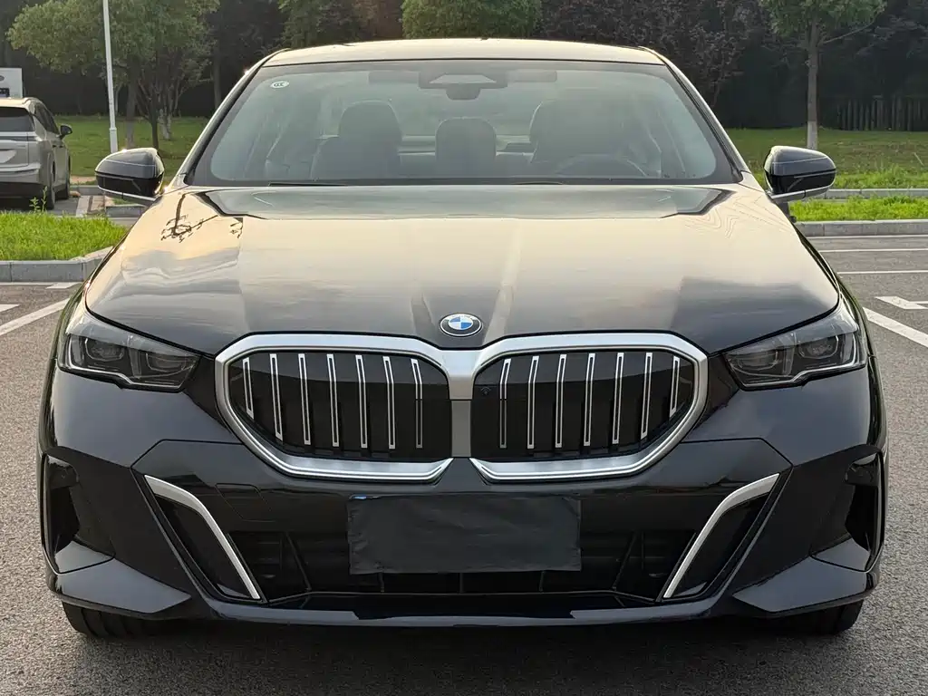 BMW 5 Series 2025