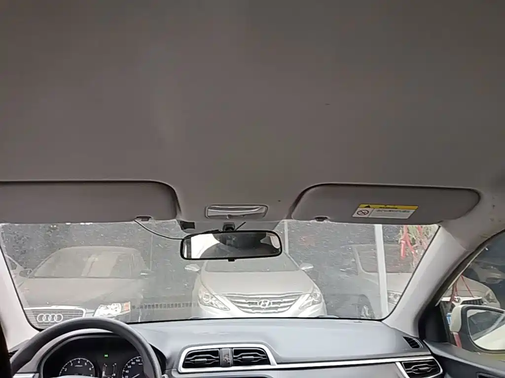 Hyundai Verna 2019 — фото 18