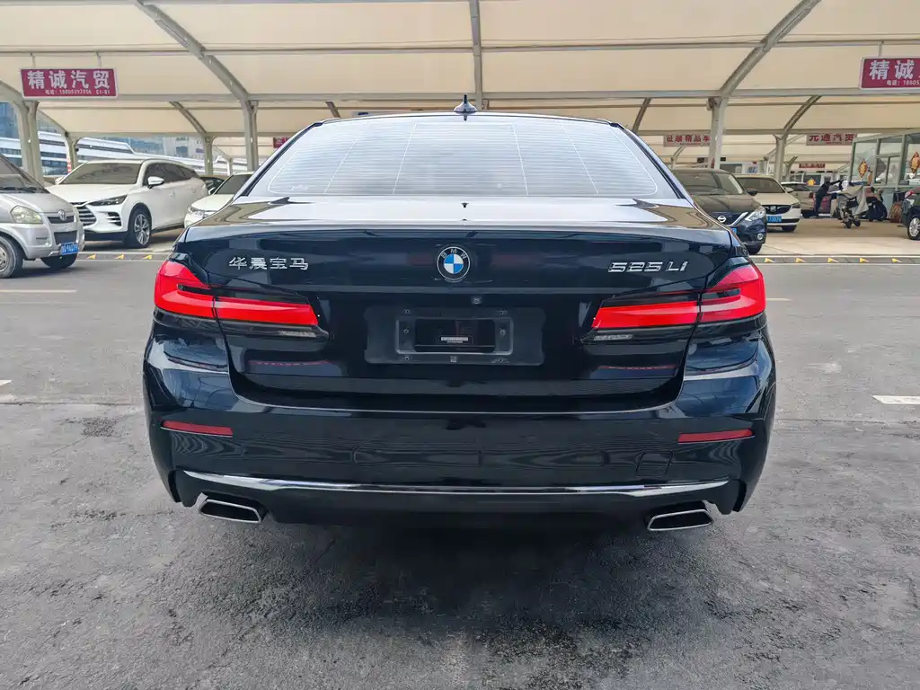 BMW 5 Series 2021 — фото 17