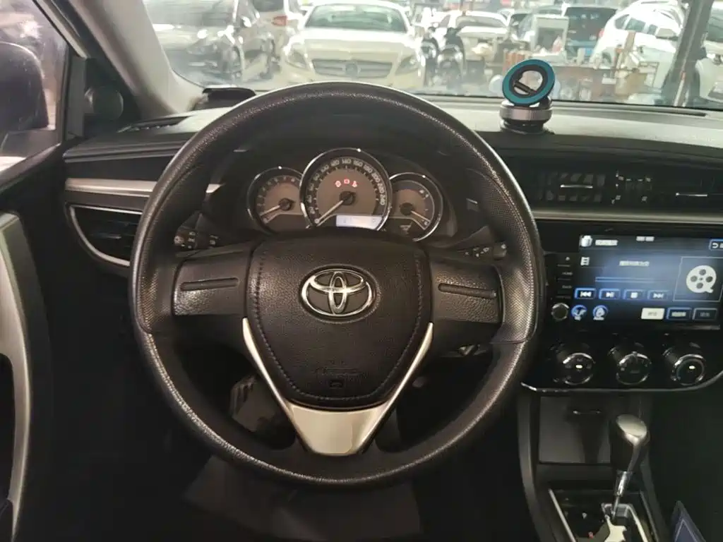 Toyota Corolla 2016 — фото 11