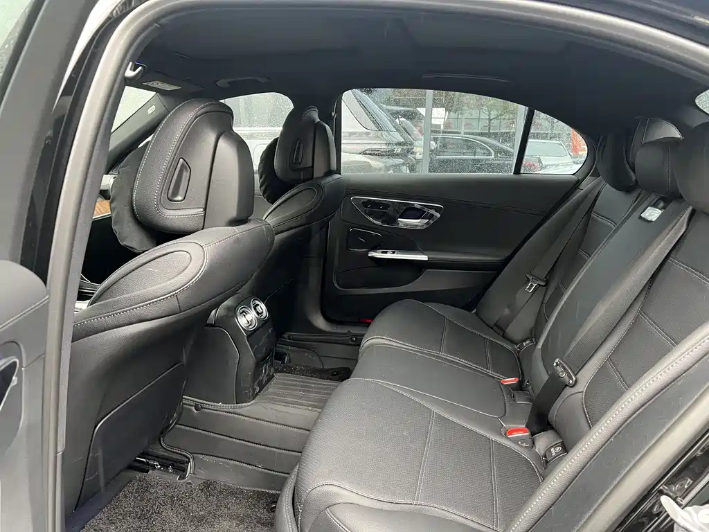 Mercedes-Benz C-Class 2023 — фото 14