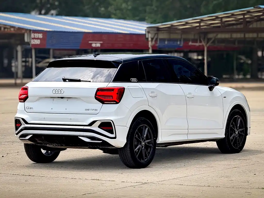 Audi Q2L 2021