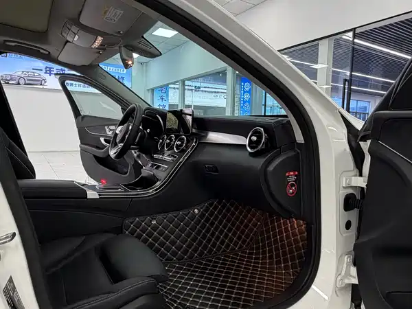 Mercedes-Benz C-Class 2020
