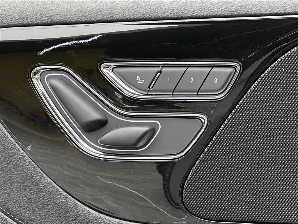 Lincoln Aviator 2024 — фото 17