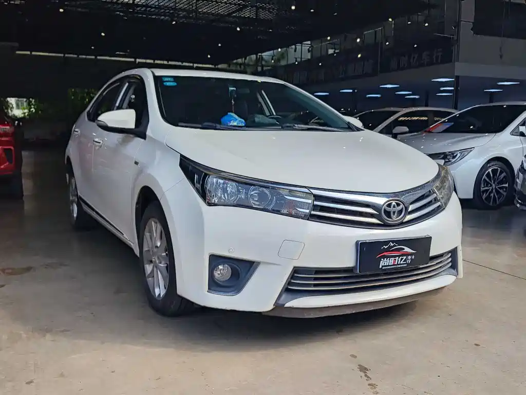 Toyota Corolla 2015 — фото 3