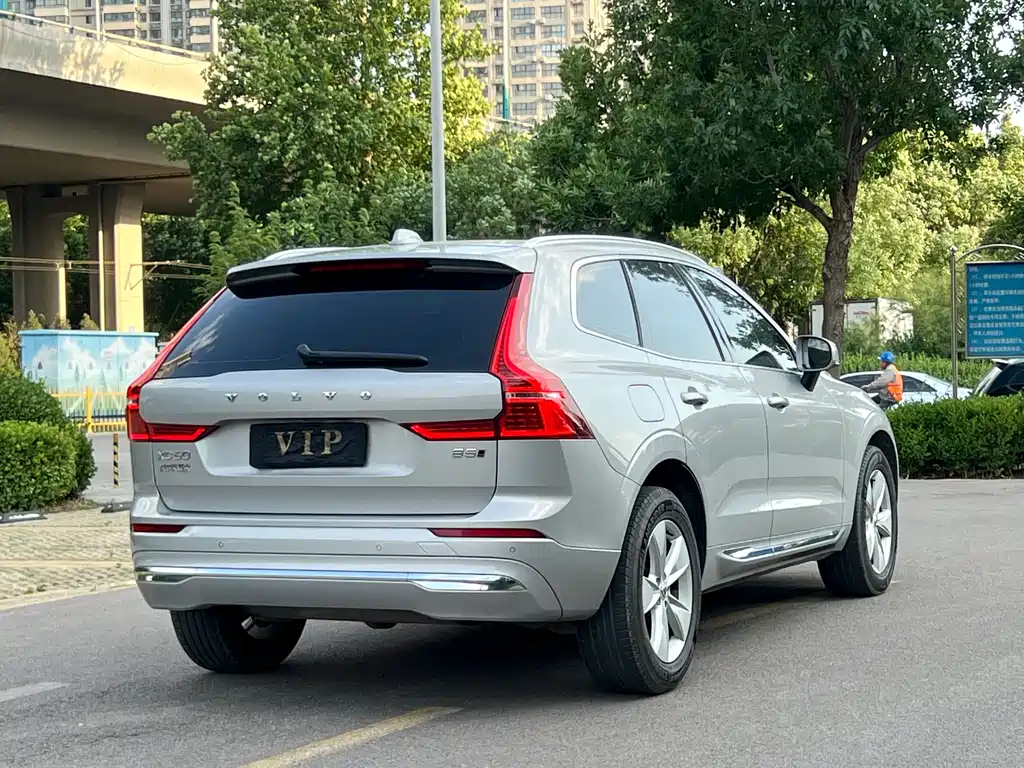 Volvo XC60 2021 — фото 12