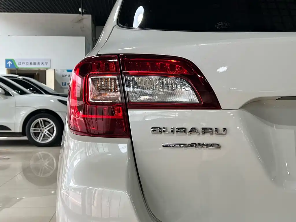 Subaru Outback 2017 — фото 9