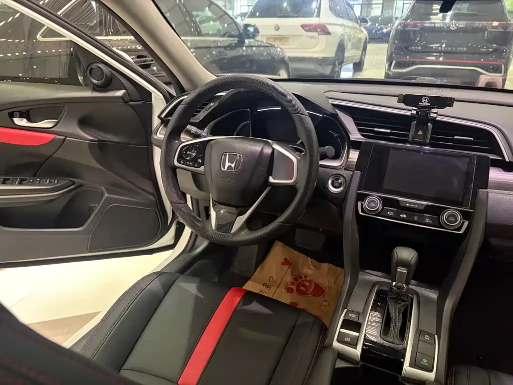 Honda Civic 2019 — фото 11