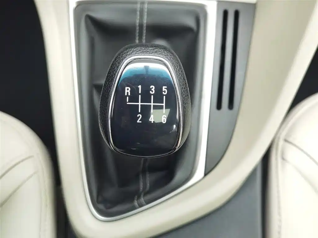 Buick Excelle 2019 — фото 13