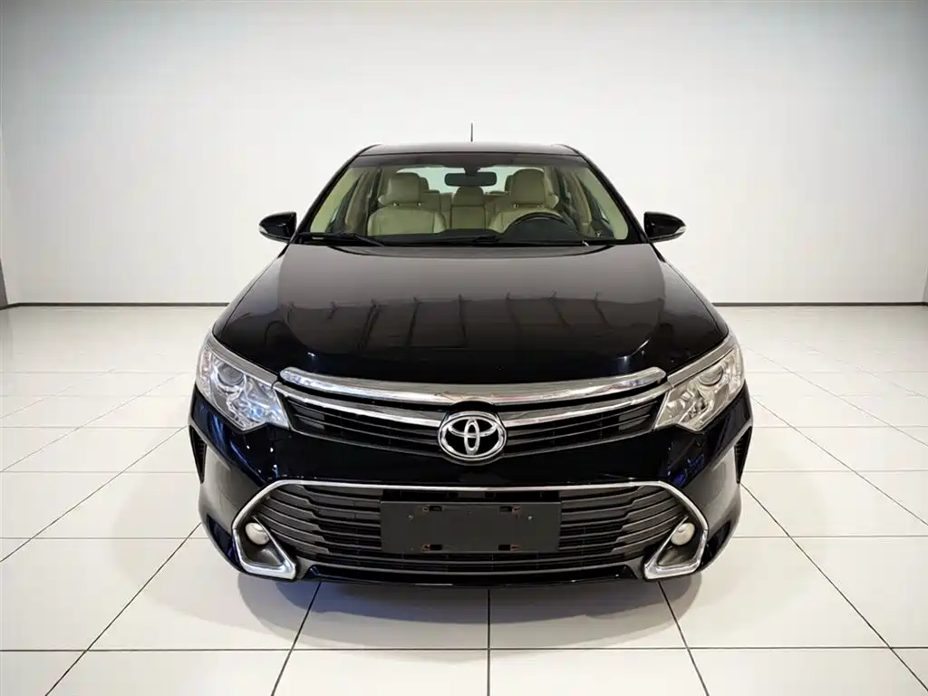 Toyota Camry 2015 — фото 3
