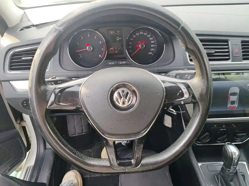 Volkswagen Lavida 2016 — фото 11