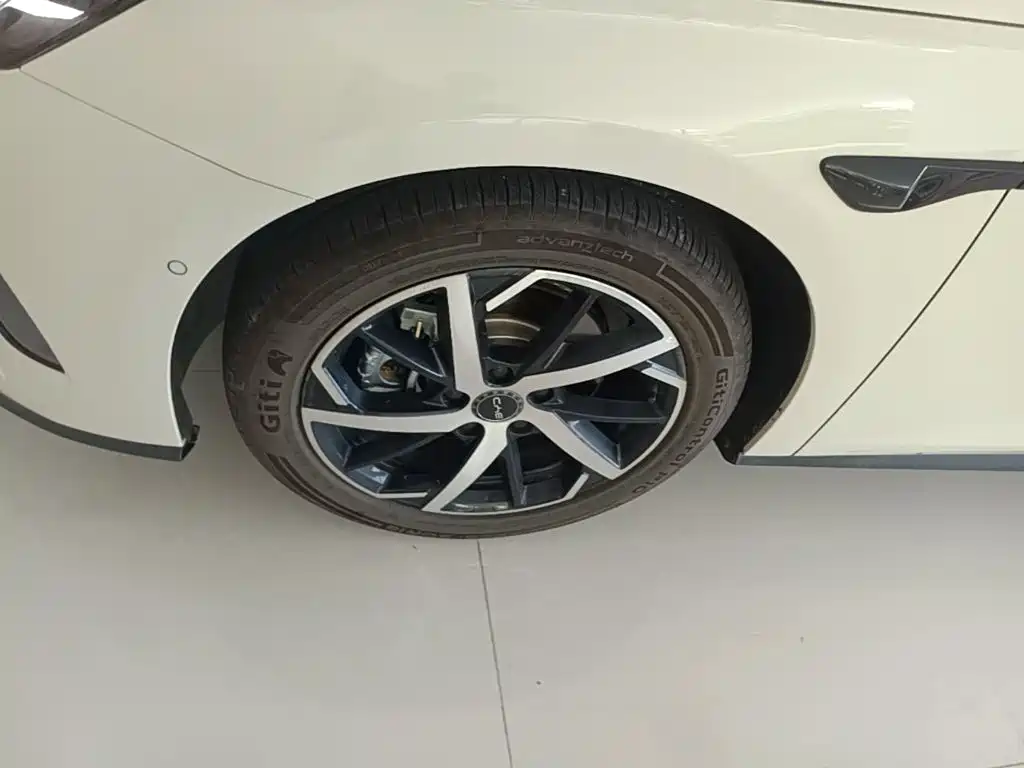 BYD Seal 07 DM-i 2025 — фото 23
