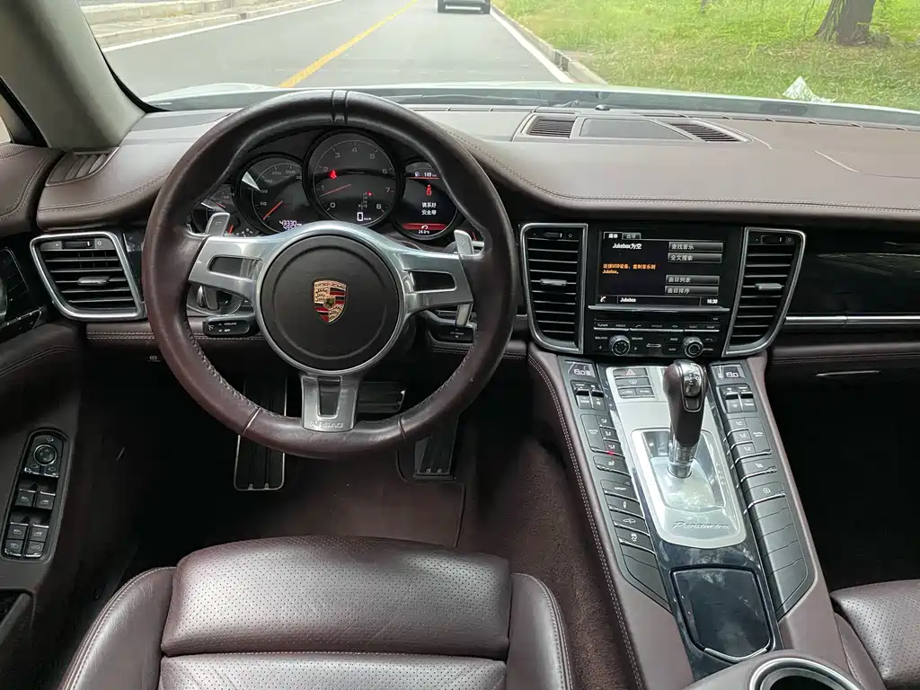 Porsche Panamera 2016 — фото 20