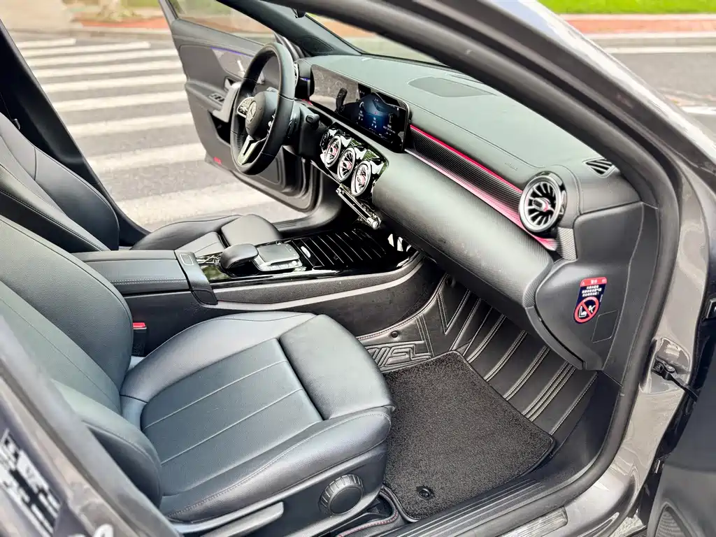 Mercedes-Benz A-Class 2022 — фото 10