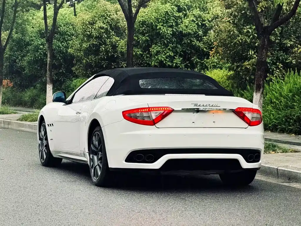 Maserati GranCabrio 2014 — фото 11