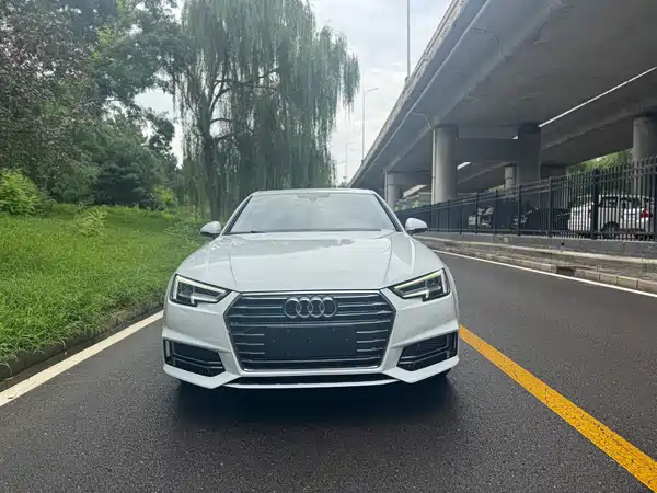 Audi A4L 2019