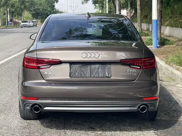 Audi A4L 2018