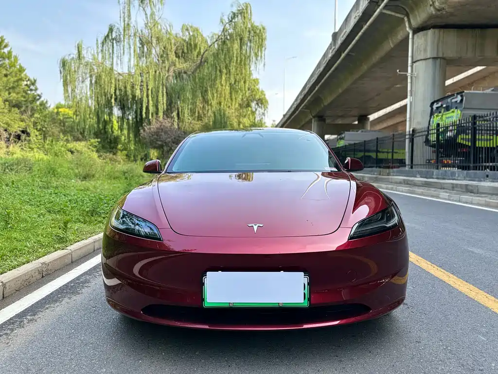 Tesla Model 3 2025 — фото 2