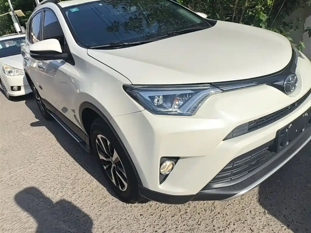 Toyota RAV4 2019 — фото 4