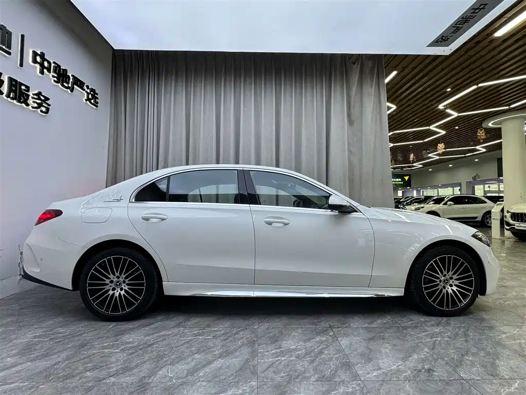 Mercedes-Benz C-Class 2024 — фото 20
