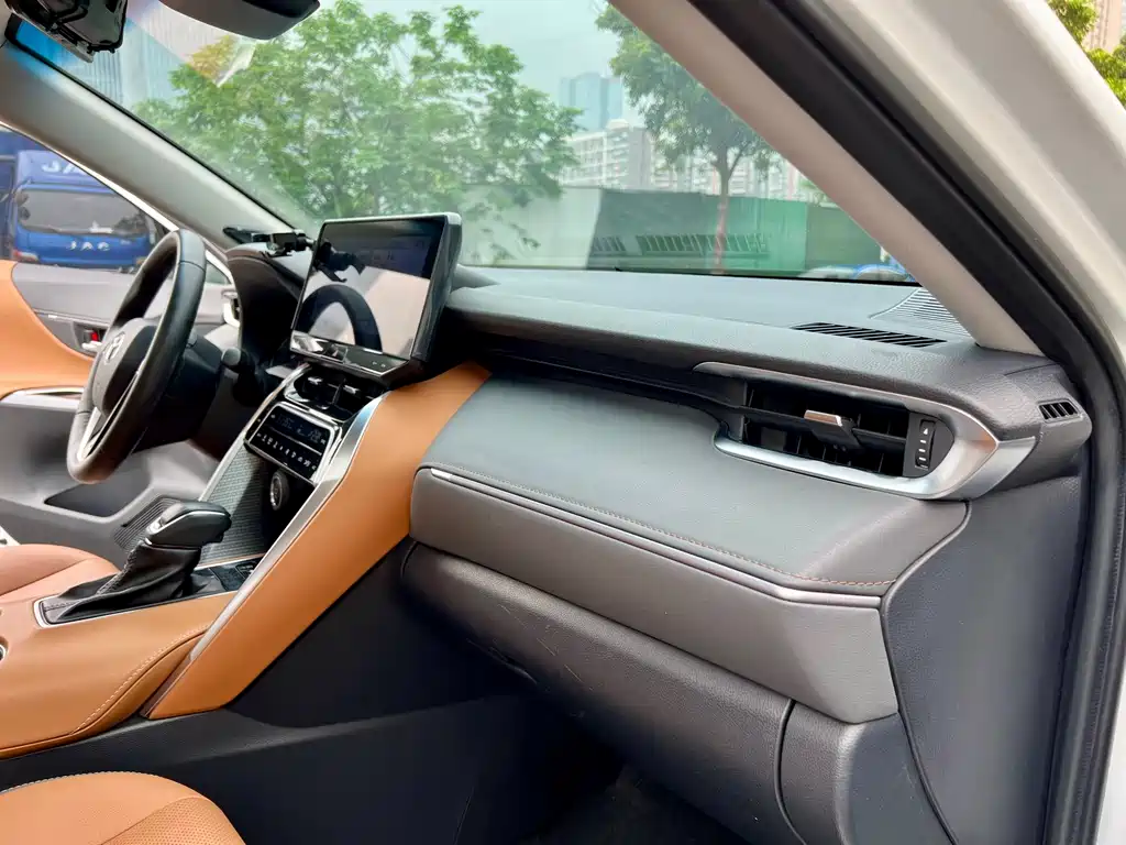 Toyota Venza 2022 — фото 13