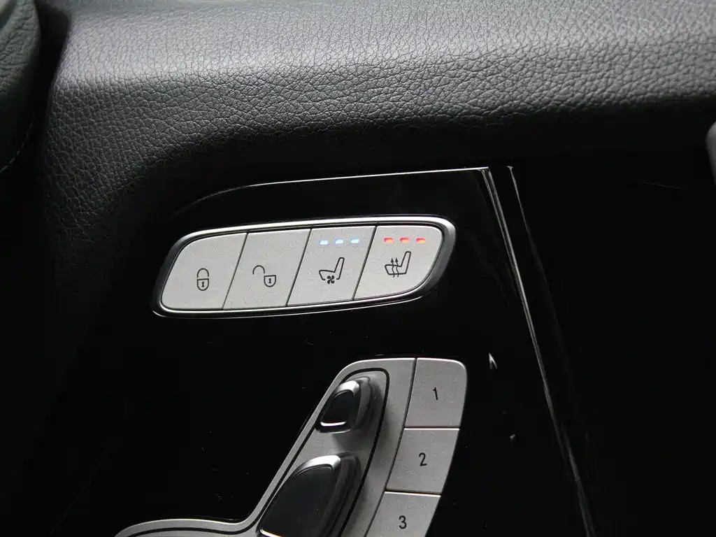 Mercedes-Benz G-Class 2023 — фото 14