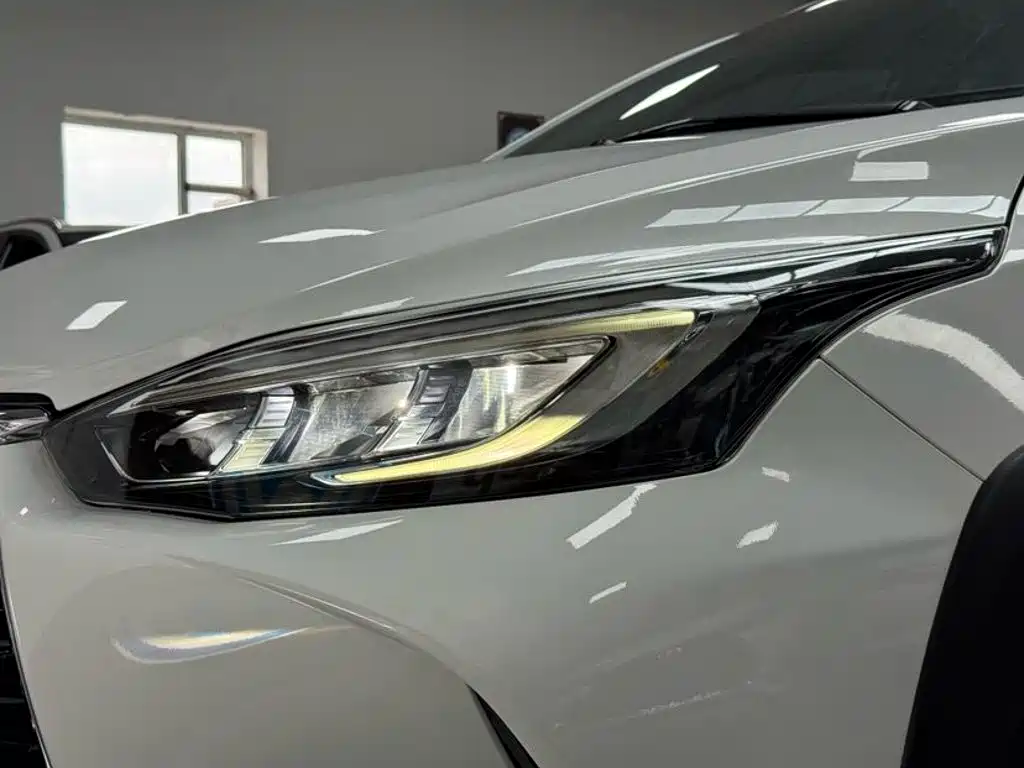 Toyota Yaris L 2022 — фото 21