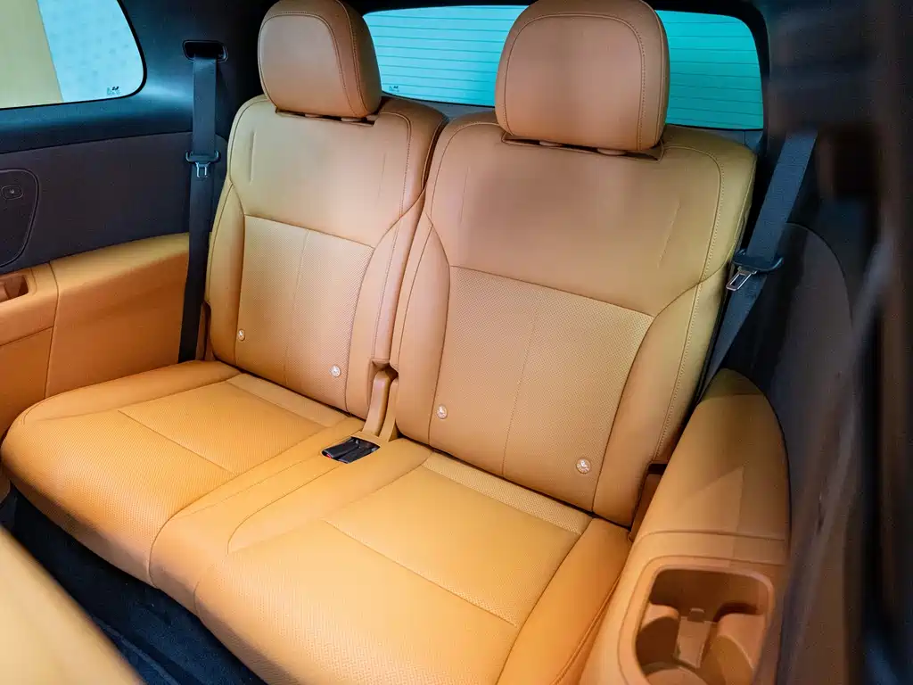 Li Auto i8 2025 — фото 10