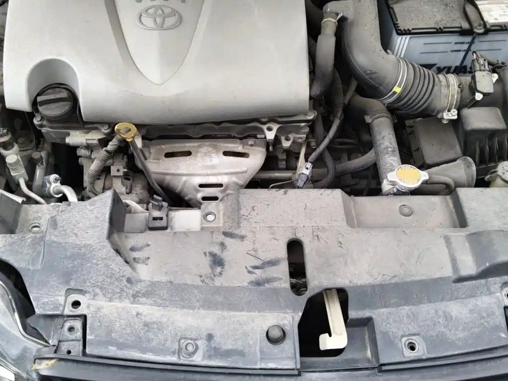 Toyota Yaris L 2017 — фото 16