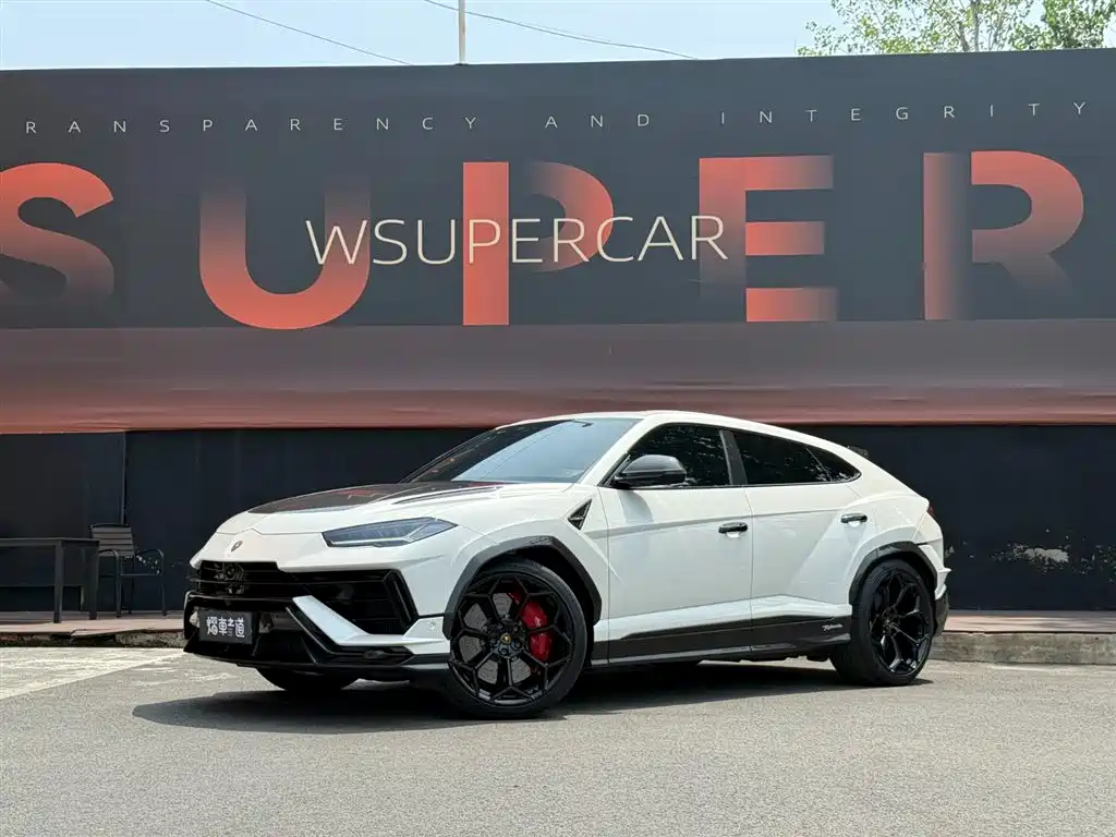 Lamborghini Urus 2024