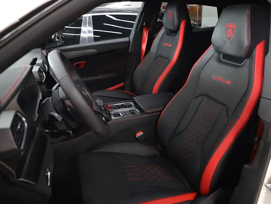 Lamborghini Urus 2024