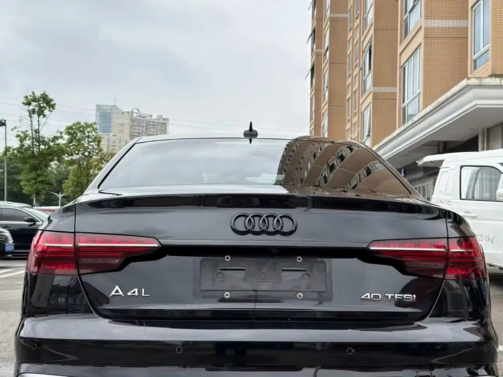 Audi A4L 2021 — фото 8