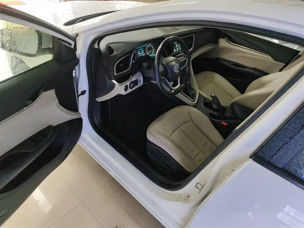 Buick Excelle 2019 — фото 12