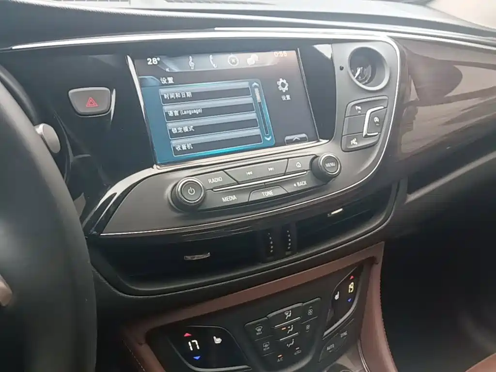 Buick Envision Plus 2016 — фото 13