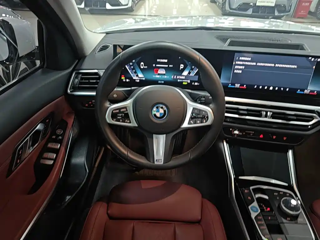 BMW i3 2024 — фото 11