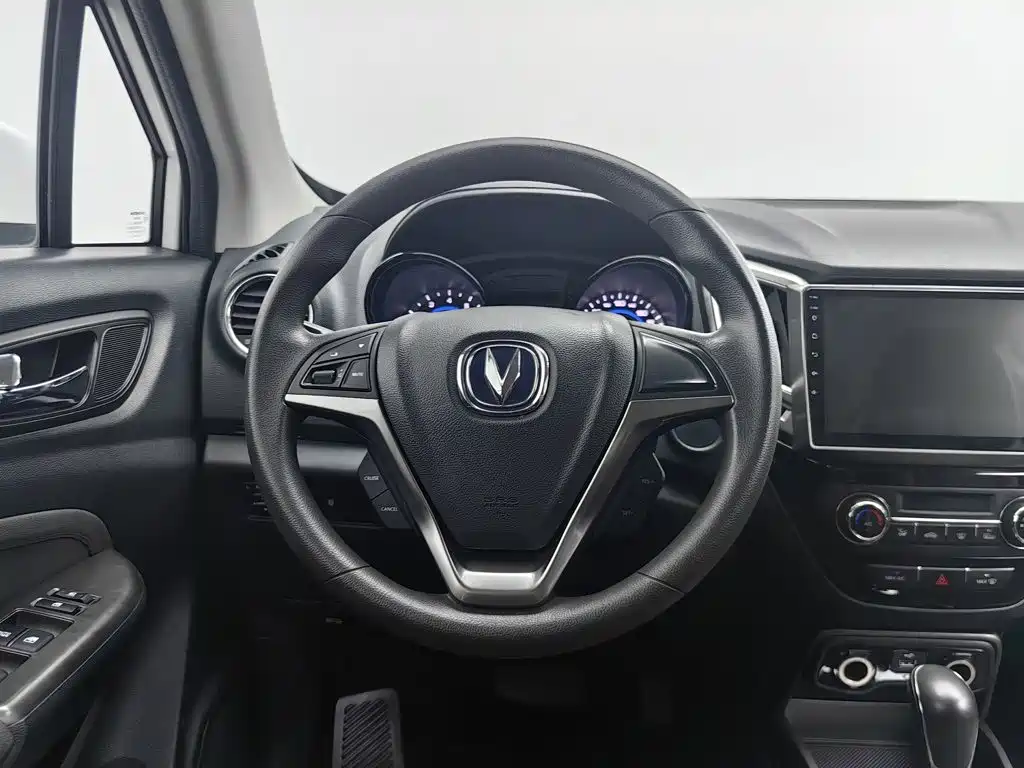 Changan CS15 2018 — фото 11