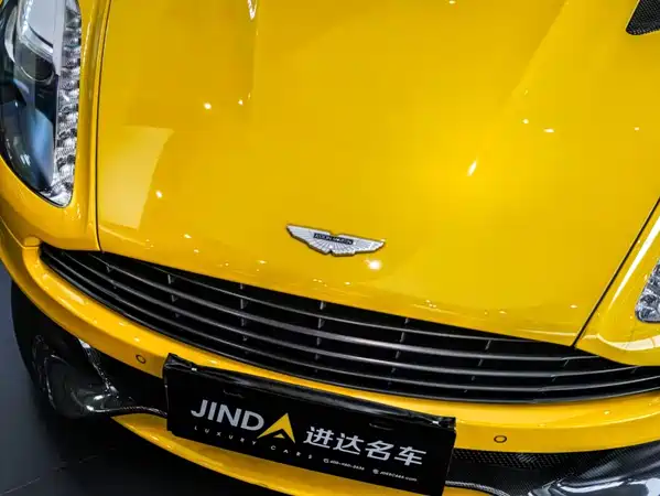 Aston Martin Vanquish 2015