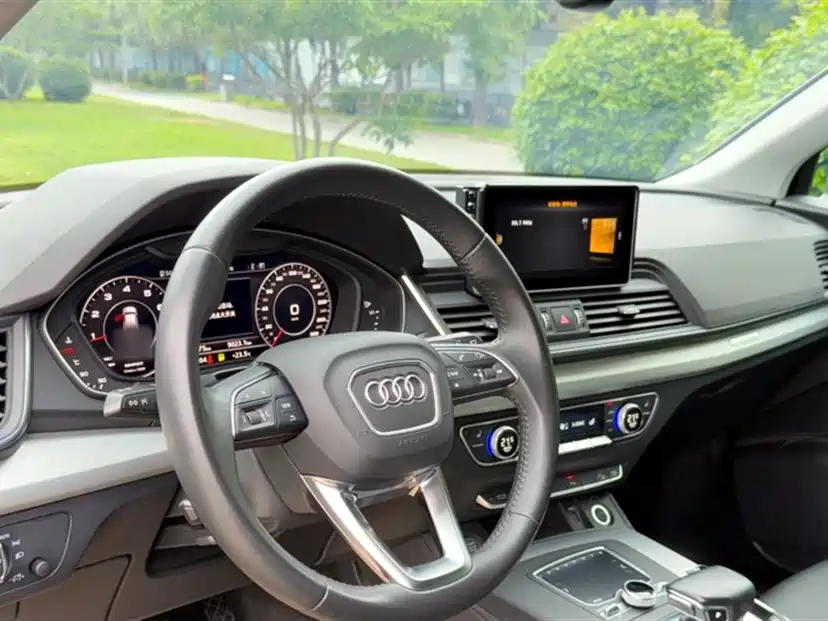 Audi Q5L 2021 — фото 16