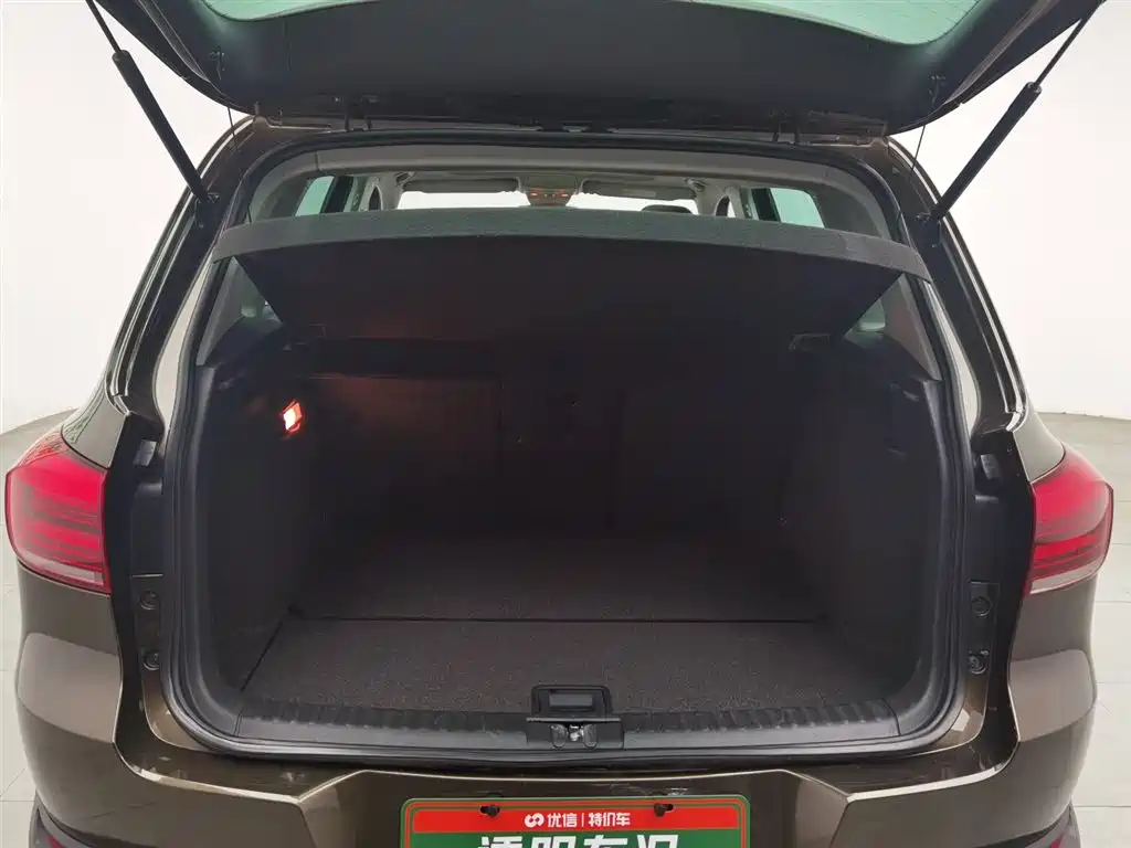 Volkswagen Tiguan 2015 — фото 16