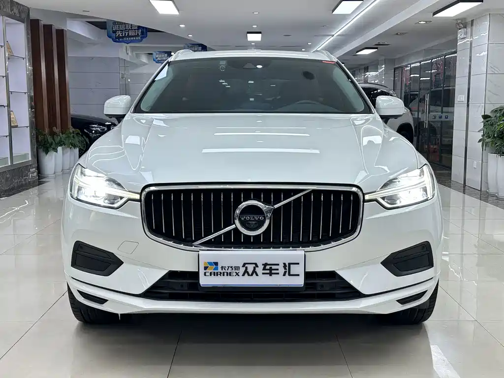Volvo XC60 2019 — фото 2