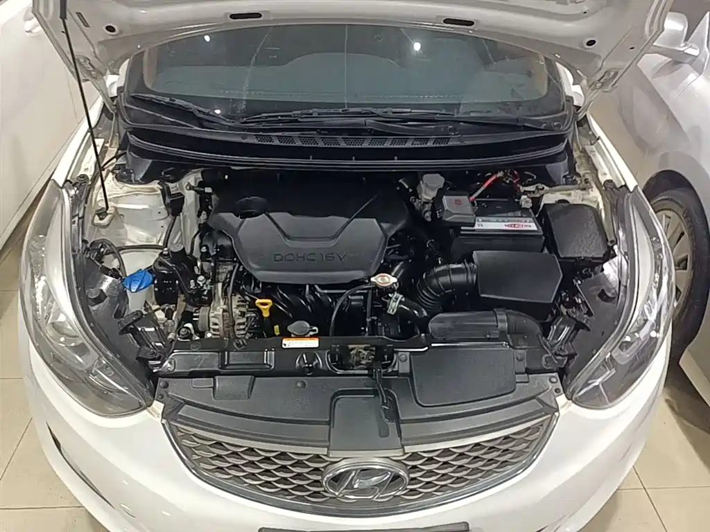 Hyundai Elantra Langdong 2018 — фото 20