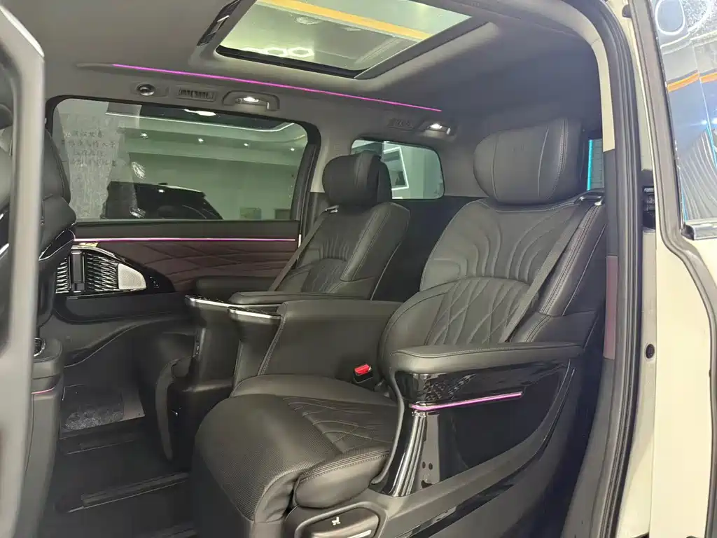 GAC Motor Trumpchi M8 2023 — фото 6