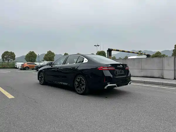 BMW 5 Series 2025
