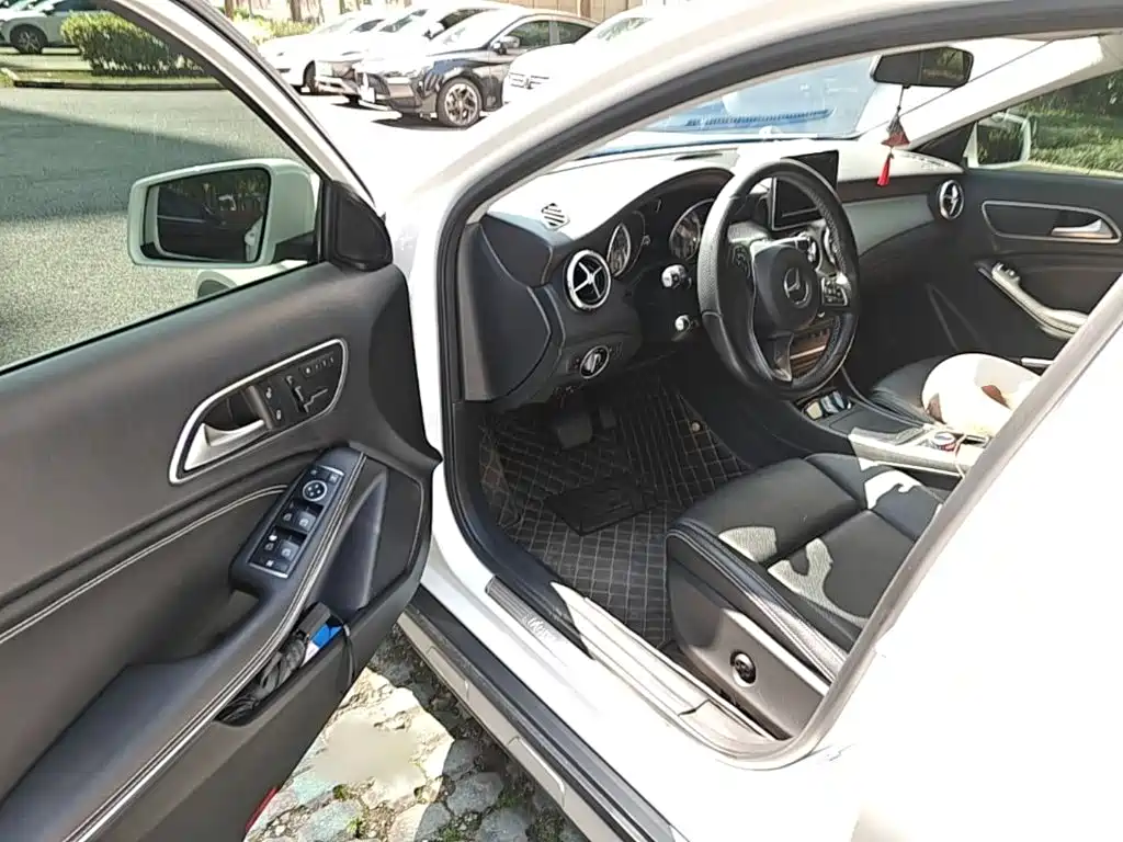 Mercedes-Benz GLA 2017 — фото 14