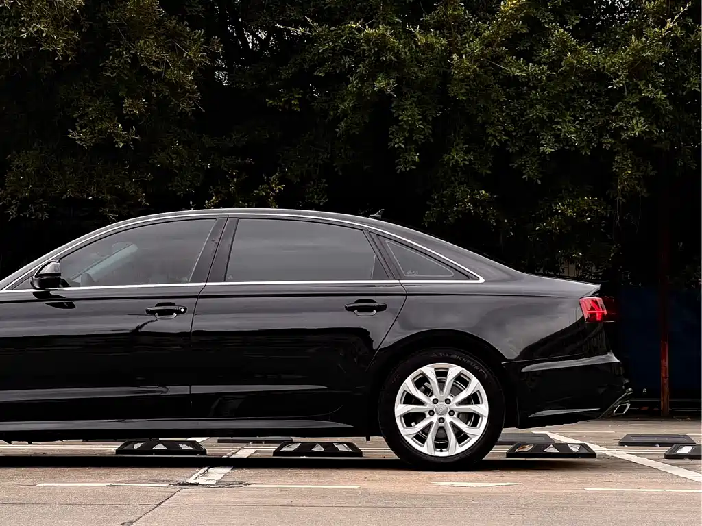 Audi A6L 2018 — фото 10