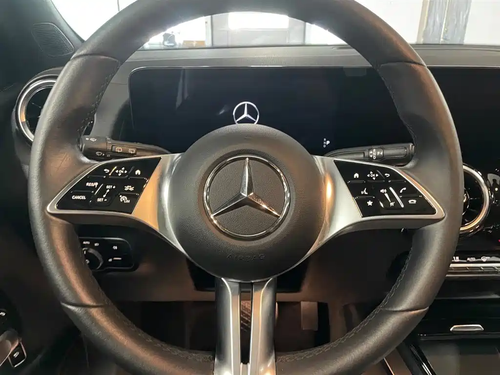 Mercedes-Benz GLB 2023 — фото 12