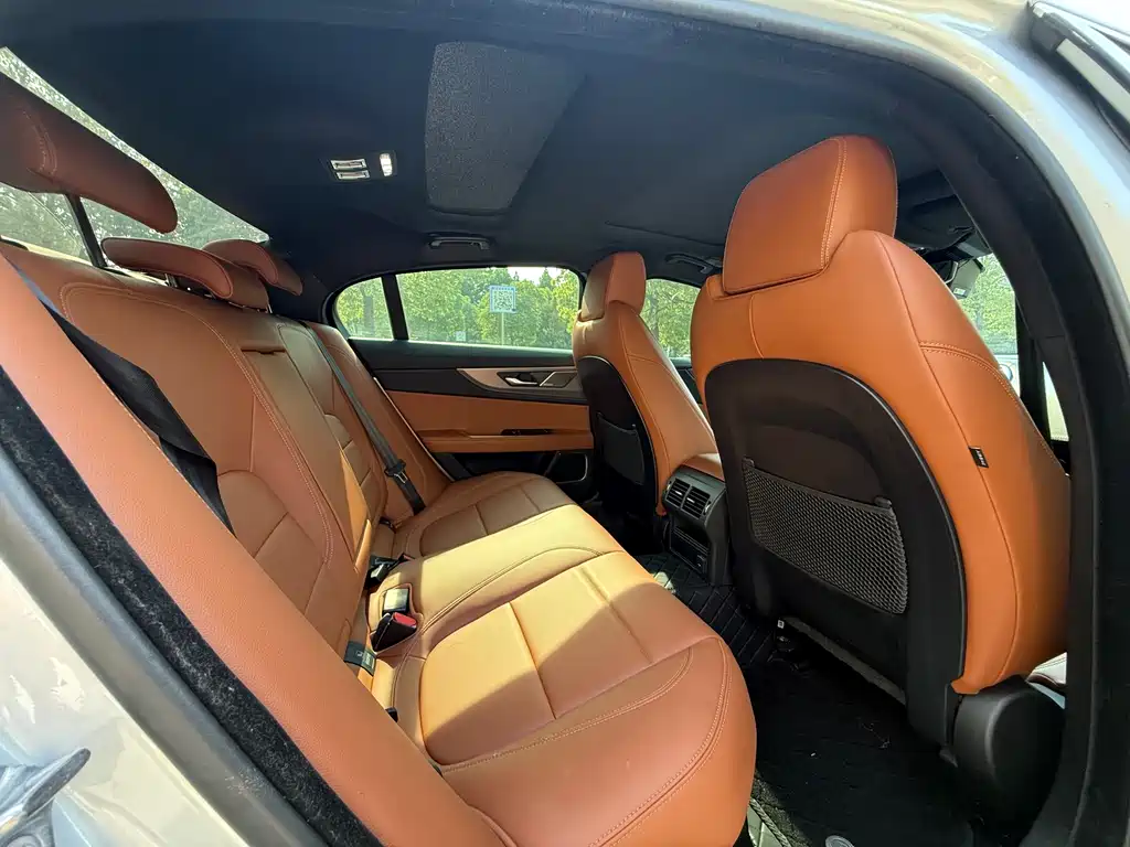 Jaguar XEL 2023 — фото 14