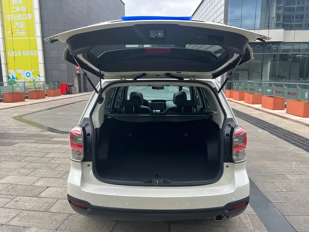 Subaru Forester 2018 — фото 10